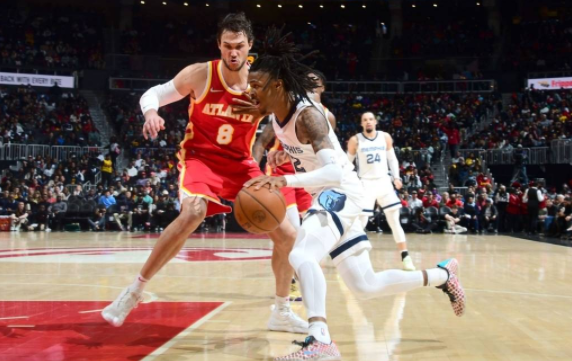 老鹰120-105轻取灰熊 特雷-杨休战莫兰特29分 博格达30分 老鹰120-105轻取灰熊 特雷-杨休战莫兰特29分 博格达30分