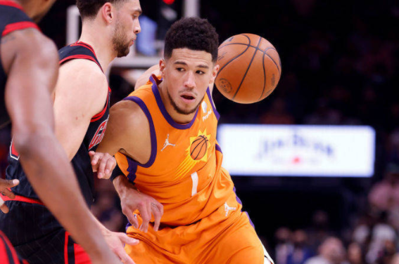 太阳129-102大胜公牛喜获4连胜 布克28分领7人得分上双 太阳129-102大胜公牛喜获4连胜 布克28分领7人得分上双