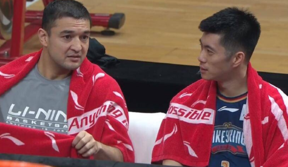 青岛六人上双104-82送同曦6连败 约翰逊21+10西热力江休战 青岛六人上双104-82送同曦6连败 约翰逊21+10西热力江休战