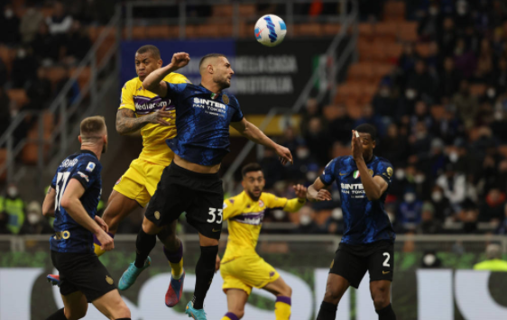 意甲-国际米兰1-1紫百合 邓弗里斯破门劳塔罗进球无效 意甲-国际米兰1-1紫百合 邓弗里斯破门劳塔罗进球无效