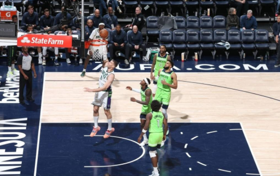 雄鹿119-138负森林狼 唐斯25+11米德尔顿15分 字母哥缺阵 雄鹿119-138负森林狼 唐斯25+11米德尔顿15分 字母哥缺阵