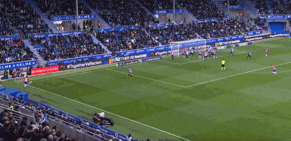 格拉纳达飞翼接角球凌空爆射破门 格拉纳达飞翼接角球凌空爆射破门