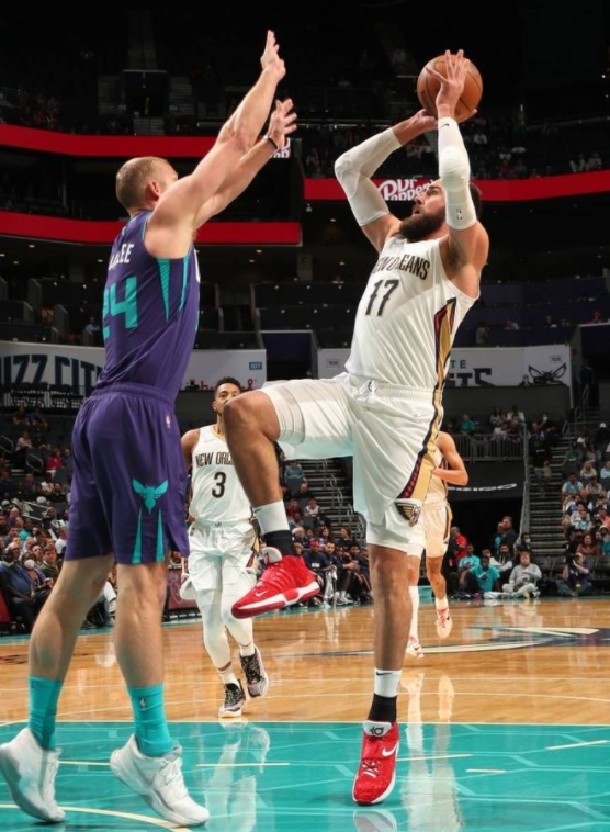 瓦兰砍24+18三球17分 黄蜂106-103逆转鹈鹕喜迎5连胜 瓦兰砍24+18三球17分 黄蜂106-103逆转鹈鹕喜迎5连胜