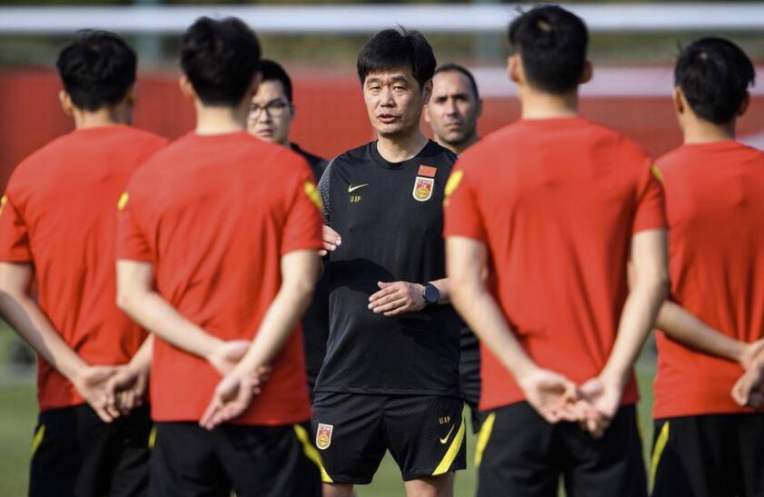 国足前瞻:战沙特争取不丢脸 踢出国字号球队应有的样子 国足前瞻:战沙特争取不丢脸 踢出国字号球队应有的样子