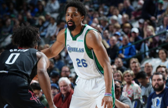 布伦森28分东契奇伤缺 丁维迪26+6独行侠110-91胜火箭 布伦森28分东契奇伤缺 丁维迪26+6独行侠110-91胜火箭