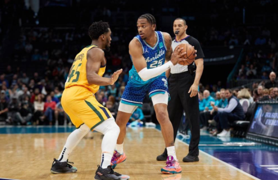 布里奇斯26+11米切尔26分 戈贝尔两双黄蜂107-101险胜爵士 布里奇斯26+11米切尔26分 戈贝尔两双黄蜂107-101险胜爵士