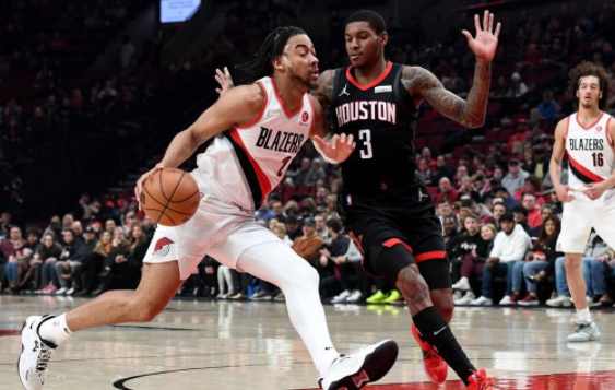 榜眼23分领七人上双 火箭多点开花客场125-106轻取开拓者 榜眼23分领七人上双 火箭多点开花客场125-106轻取开拓者