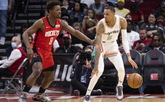 马刺5人上双123-120险胜火箭迎4连胜 穆雷33+7+11榜眼30分 马刺5人上双123-120险胜火箭迎4连胜 穆雷33+7+11榜眼30分