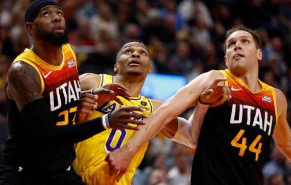 湖人109-122负爵士再度跌至第11 霍华德21+12威少24+7+6 湖人109-122负爵士再度跌至第11 霍华德21+12威少24+7+6