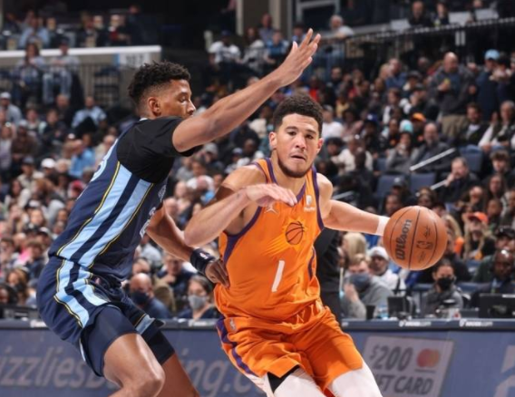 灰熊122-114射落太阳 布克空砍41分狄龙30+7 主帅被驱逐 灰熊122-114射落太阳 布克空砍41分狄龙30+7 主帅被驱逐