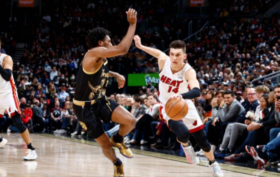 热火114-109胜猛龙 巴特勒缺阵范乔丹29分 洛瑞16+10 热火114-109胜猛龙 巴特勒缺阵范乔丹29分 洛瑞16+10