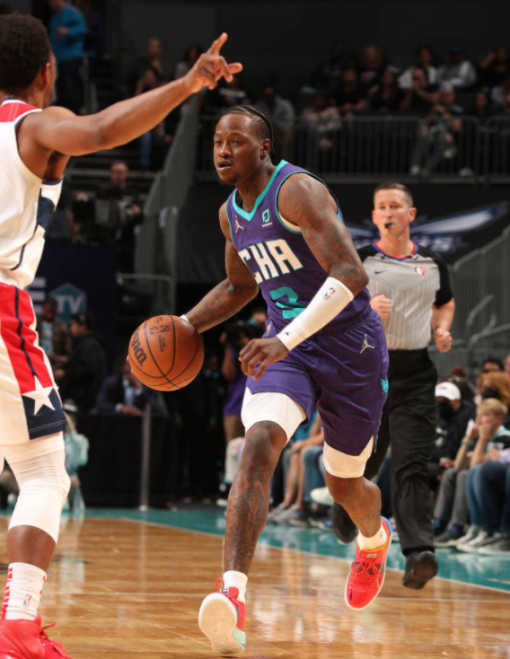 三球准三双罗齐尔末节18分 黄蜂主场124-108擒奇才迎3连胜 三球准三双罗齐尔末节18分 黄蜂主场124-108擒奇才迎3连胜