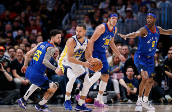 库里替补27分约基奇37+18 勇士118-113再胜掘金拿到赛点 库里替补27分约基奇37+18 勇士118-113再胜掘金拿到赛点