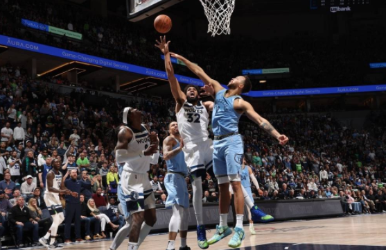 唐斯33+14莫兰特11+15+8 森林狼119-118胜灰熊总分2-2 唐斯33+14莫兰特11+15+8 森林狼119-118胜灰熊总分2-2