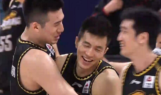 季后赛保持不败!辽宁100-82轻取广厦4-0横扫 夺队史CBA第二冠 季后赛保持不败!辽宁100-82轻取广厦4-0横扫 夺队史CBA第二冠