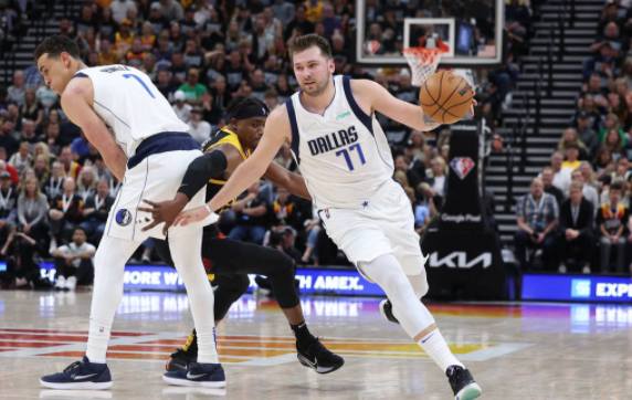 独行侠98-96险胜爵士杀进半决赛 东契奇24+8+9布朗森24分 独行侠98-96险胜爵士杀进半决赛 东契奇24+8+9布朗森24分