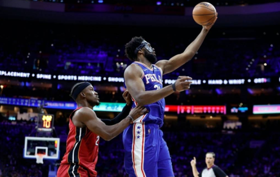 热火99-90淘汰76人挺进东部决赛 巴特勒32+8恩比德20+12 热火99-90淘汰76人挺进东部决赛 巴特勒32+8恩比德20+12