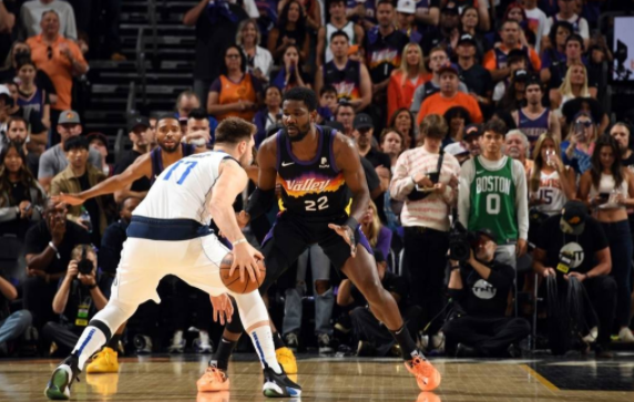 独行侠123-90大胜太阳杀入西决 东契奇35+10保罗布克低迷 独行侠123-90大胜太阳杀入西决 东契奇35+10保罗布克低迷