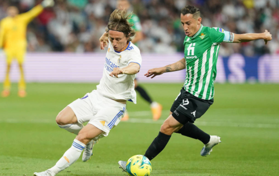 西甲收官战-皇马0-0战平贝蒂斯以86分收官 双方多次失良机 西甲收官战-皇马0-0战平贝蒂斯以86分收官 双方多次失良机