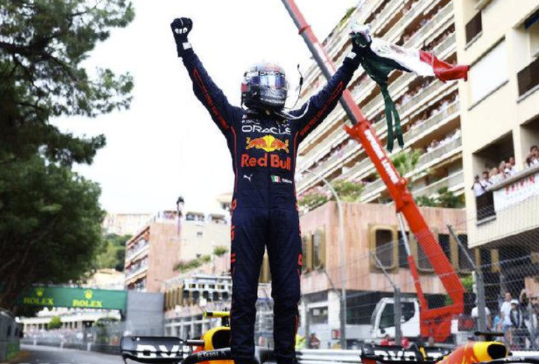 F1摩纳哥站:雨中激战佩雷兹夺赛季首冠 周冠宇第16 F1摩纳哥站:雨中激战佩雷兹夺赛季首冠 周冠宇第16