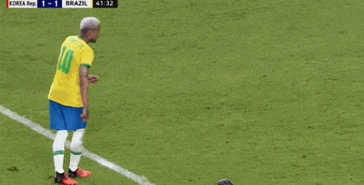 内马尔点射进球 内马尔点射进球