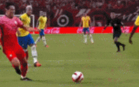 内马尔禁区摔倒 内马尔禁区摔倒