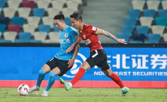 中超-大连人1-1长春亚泰 阎相闯助攻商隐破门埃里克扳平 中超-大连人1-1长春亚泰 阎相闯助攻商隐破门埃里克扳平