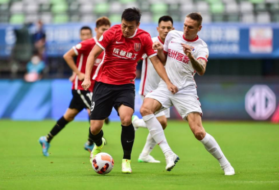 中超-梅州客家0-0闷平成都蓉城 门将失误送礼外援空门踢偏 中超-梅州客家0-0闷平成都蓉城 门将失误送礼外援空门踢偏