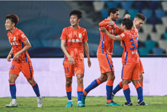 中超-山东泰山3-0送大连人首败 莫伊塞斯传射费莱尼头球破门 中超-山东泰山3-0送大连人首败 莫伊塞斯传射费莱尼头球破门