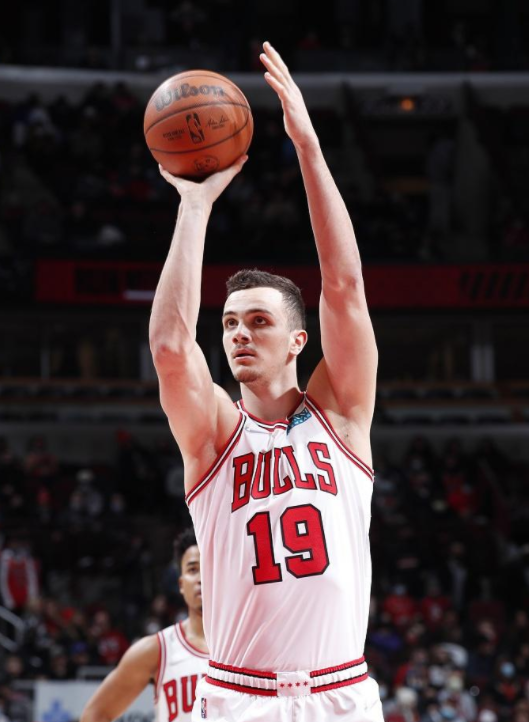 公牛加时100-99险胜独行侠 郭昊文未出场 西蒙诺维奇27+13&罚篮绝杀 公牛加时100-99险胜独行侠 郭昊文未出场 西蒙诺维奇27+13&罚篮绝杀