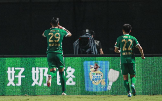 中超-浙江2-0战胜广州城 阿布力克木张佳祺5分钟2球 中超-浙江2-0战胜广州城 阿布力克木张佳祺5分钟2球