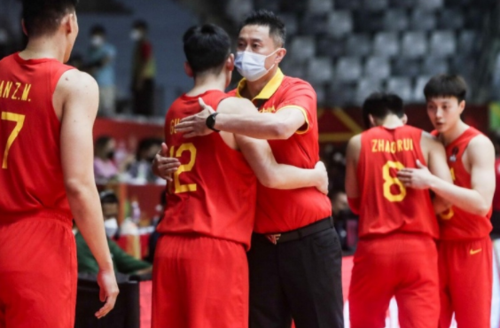 亚洲杯-中国80-79险胜巴林 赵睿&孙铭徽被驱逐 顾全22分加关键补篮 亚洲杯-中国80-79险胜巴林 赵睿&孙铭徽被驱逐 顾全22分加关键补篮