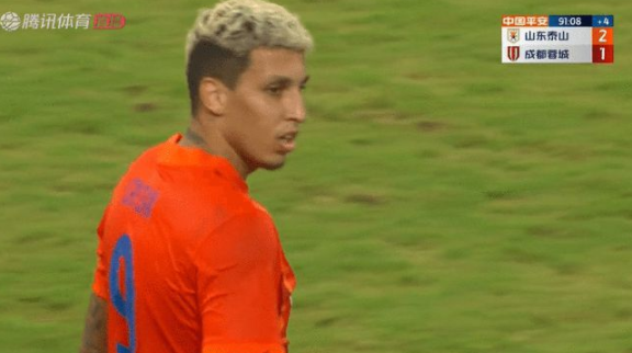 中超-山东泰山2-1成都蓉城 克雷桑连续8轮破门莫伊塞斯建功 中超-山东泰山2-1成都蓉城 克雷桑连续8轮破门莫伊塞斯建功