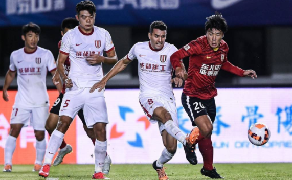 中超-成都蓉城1-0长春亚泰 罗慕洛再建功周定洋染红 中超-成都蓉城1-0长春亚泰 罗慕洛再建功周定洋染红