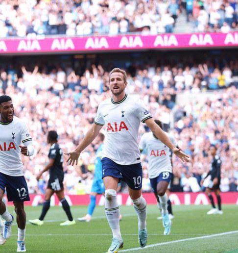 英超-热刺主场2-1富勒姆 凯恩建功孙兴慜中横梁 英超-热刺主场2-1富勒姆 凯恩建功孙兴慜中横梁