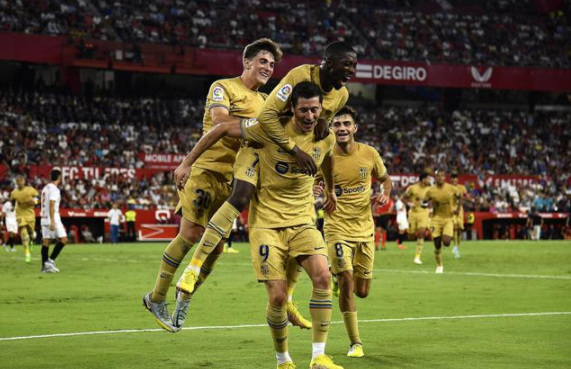 西甲-巴萨3-0塞维利亚 莱万连场破门拉菲尼亚获巴萨首球 西甲-巴萨3-0塞维利亚 莱万连场破门拉菲尼亚获巴萨首球