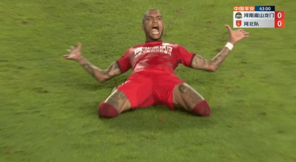 中超-卡兰加头槌+2进球无效 河南1-0送河北13连败 中超-卡兰加头槌+2进球无效 河南1-0送河北13连败