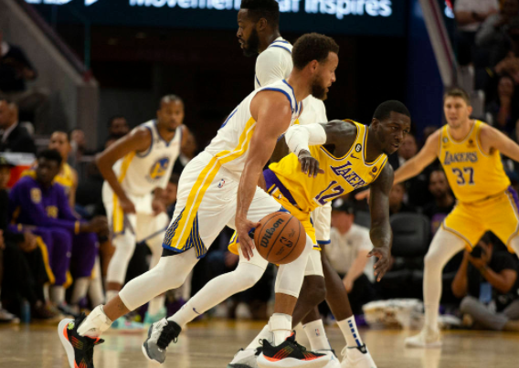 普尔单节18分库里24+4+4 浓眉高能28分 湖人124-121险胜勇士 普尔单节18分库里24+4+4 浓眉高能28分 湖人124-121险胜勇士