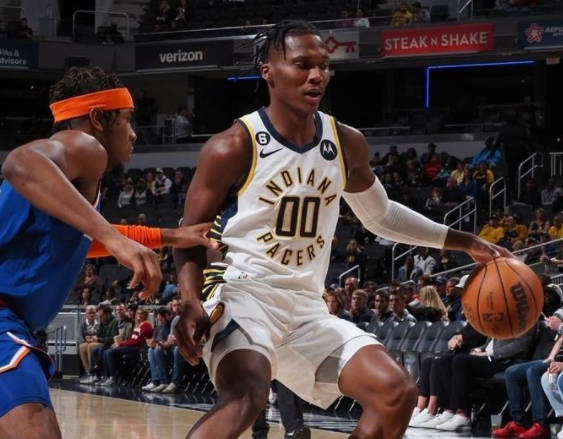 NBA季前赛-步行者109-100胜尼克斯 巴雷特21分兰德尔13+8 六号秀轰27分 NBA季前赛-步行者109-100胜尼克斯 巴雷特21分兰德尔13+8 六号秀轰27分