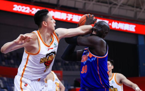 CBA-法尔14+10 萨林杰20+12+5周鹏11分 新疆92-91险胜深圳 CBA-法尔14+10 萨林杰20+12+5周鹏11分 新疆92-91险胜深圳