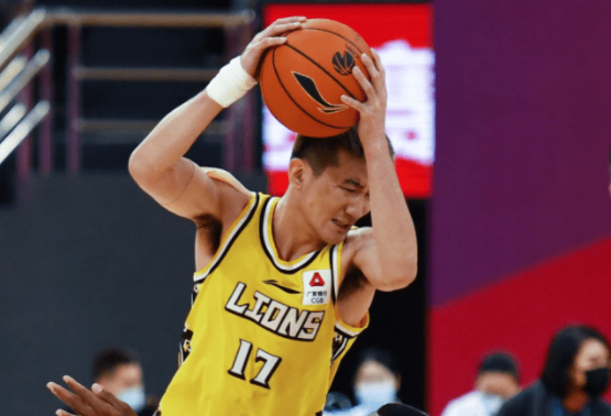 孙铭徽20分琼斯空砍23+8+6 广厦全华班82-73擒吉林迎首胜 孙铭徽20分琼斯空砍23+8+6 广厦全华班82-73擒吉林迎首胜