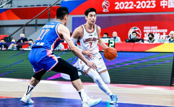 CBA-陈盈骏31+8林书豪2分 广州106-98四川获赛季首胜 CBA-陈盈骏31+8林书豪2分 广州106-98四川获赛季首胜