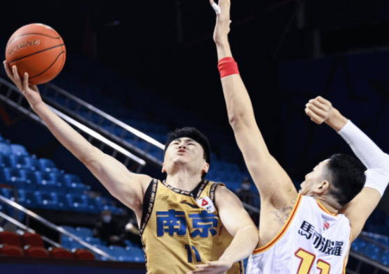 CBA-同曦111-107胜深圳止3连败 皮特森28+12+9赵柏清21+8 CBA-同曦111-107胜深圳止3连败 皮特森28+12+9赵柏清21+8