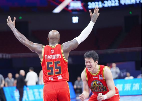 琼斯29+9+13杰曼空砍43分 吉林加时97-95险胜青岛 琼斯29+9+13杰曼空砍43分 吉林加时97-95险胜青岛