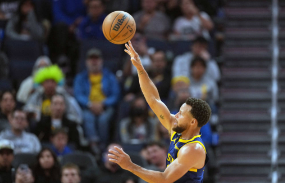 库里轰33+5维金斯24分 勇士130-125小胜国王送对手3连败 库里轰33+5维金斯24分 勇士130-125小胜国王送对手3连败