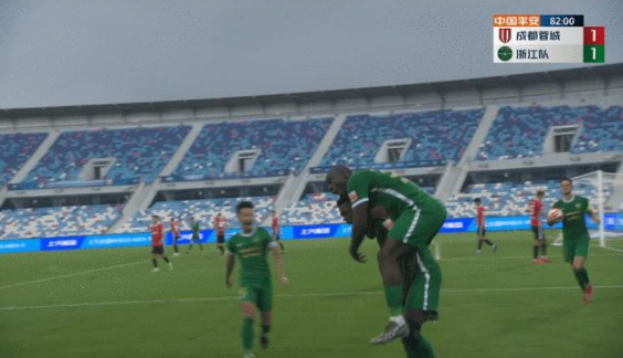 中超-成都1-1战平浙江 胡睿宝造乌龙埃沃洛脚后跟破门 中超-成都1-1战平浙江 胡睿宝造乌龙埃沃洛脚后跟破门