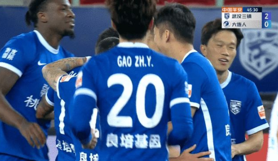 中超-武汉三镇4-0大胜大连人 马尔康双响戴维森2传1射 中超-武汉三镇4-0大胜大连人 马尔康双响戴维森2传1射