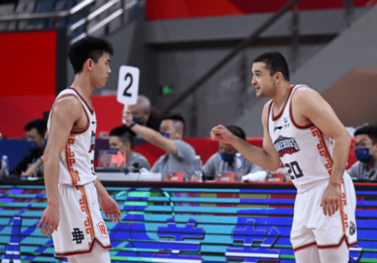 皮特森30+12林葳19分 同曦108-93大胜新疆豪取5连胜 皮特森30+12林葳19分 同曦108-93大胜新疆豪取5连胜