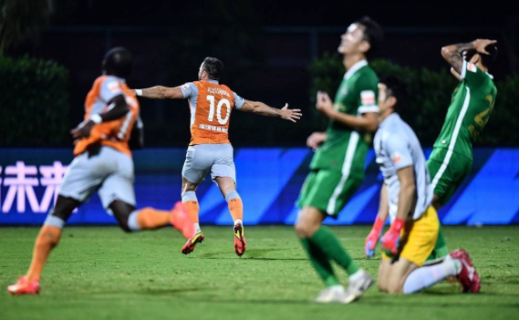 中超-亚历山德里尼传射杨博宇破僵局 深圳爆冷2-0浙江 中超-亚历山德里尼传射杨博宇破僵局 深圳爆冷2-0浙江