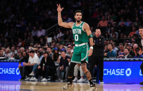 狂飙27记三分破队史纪录 双探花合砍56分绿军133-118胜尼克斯 狂飙27记三分破队史纪录 双探花合砍56分绿军133-118胜尼克斯